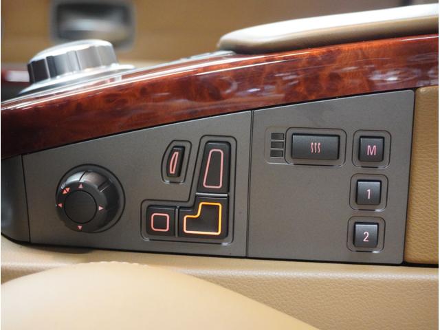Ｂ７ スーパーチャージ　後期モデル　左ハンドル　アンドロイドナビ・フロント＆バックカメラ・専用２１ＡＷ・アルピナデコライン・専用スポイラー・アルピナメープルウッドインテリア・ＬＡＶＡＬＩＮＡレザー・アルカンターラルーフ・スウィッチトロニック（50枚目）