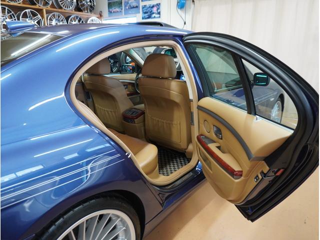 Ｂ７ スーパーチャージ　後期モデル　左ハンドル　アンドロイドナビ・フロント＆バックカメラ・専用２１ＡＷ・アルピナデコライン・専用スポイラー・アルピナメープルウッドインテリア・ＬＡＶＡＬＩＮＡレザー・アルカンターラルーフ・スウィッチトロニック（64枚目）