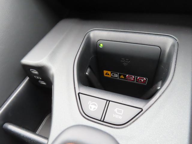 クラウンクロスオーバー ＲＳ　４ＷＤ　バックカメラ　フロントカメラ　オートクルーズコントロール　レーンアシスト　パワーシート　パークアシスト　衝突被害軽減システム　サンルーフ　ナビ　オートマチックハイビーム　ＬＥＤヘッドランプ（9枚目）