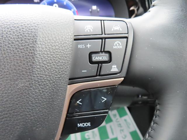 クラウンクロスオーバー ＲＳ　４ＷＤ　バックカメラ　フロントカメラ　オートクルーズコントロール　レーンアシスト　パワーシート　パークアシスト　衝突被害軽減システム　サンルーフ　ナビ　オートマチックハイビーム　ＬＥＤヘッドランプ（11枚目）