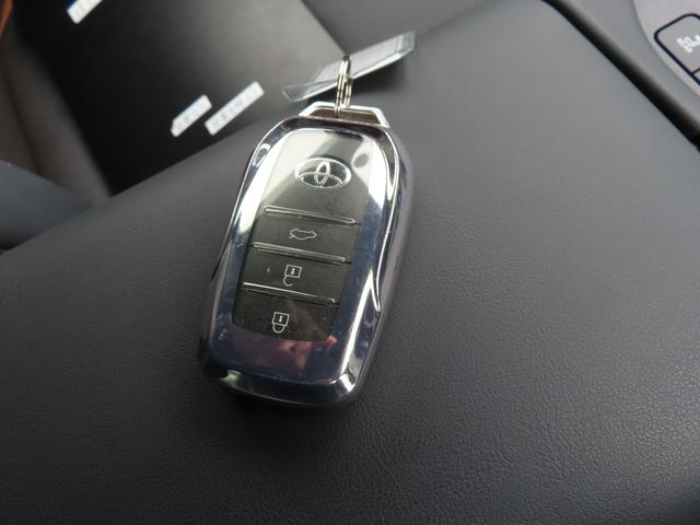 クラウンクロスオーバー ＲＳ　４ＷＤ　バックカメラ　フロントカメラ　オートクルーズコントロール　レーンアシスト　パワーシート　パークアシスト　衝突被害軽減システム　サンルーフ　ナビ　オートマチックハイビーム　ＬＥＤヘッドランプ（12枚目）