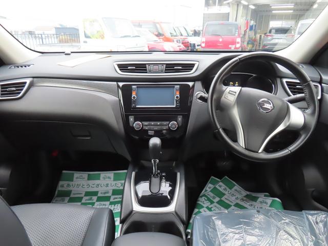 エクストレイル ２０Ｘ　ＥＴＣ　バックカメラ　ナビ　ＴＶ　オートライト　アルミホイール　スマートキー　アイドリングストップ　電動格納ミラー　シートヒーター　ＣＶＴ　盗難防止システム　衝突安全ボディ　ＣＤ　ＤＶＤ再生　ＵＳＢ（2枚目）