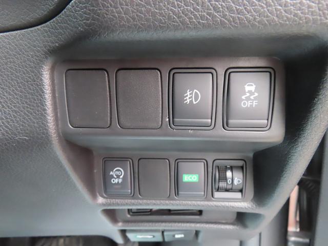 エクストレイル ２０Ｘ　ＥＴＣ　バックカメラ　ナビ　ＴＶ　オートライト　アルミホイール　スマートキー　アイドリングストップ　電動格納ミラー　シートヒーター　ＣＶＴ　盗難防止システム　衝突安全ボディ　ＣＤ　ＤＶＤ再生　ＵＳＢ（12枚目）