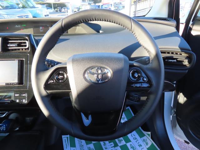 プリウス S ドライブレコーダー ETC バックカメラ ナビ クリアランスソナー オートクルーズコントロール レーンアシスト 衝突被害軽減システム アルミホイール オートマチックハイビーム オートライト(3枚目)