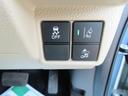 カメラが白線を検知して車線中央付近を走行するよう、車線維持を支援するレーンアシスト!