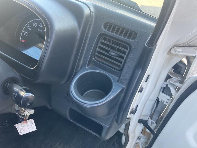 KC 4WD 5速マニュアル エアコン パワーステアリング 三方開 修復歴無し 保証付き 走行距離50986キロ 車検整備付き 運転席エアバッグ ドアバイザー フロアマット ヘッドライトレベライザー ラジオ(13枚目)