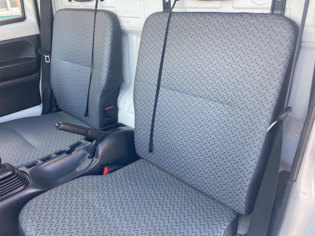 KC 4WD 5速マニュアル エアコン パワーステアリング 三方開 修復歴無し 保証付き 走行距離50986キロ 車検整備付き 運転席エアバッグ ドアバイザー フロアマット ヘッドライトレベライザー ラジオ(38枚目)