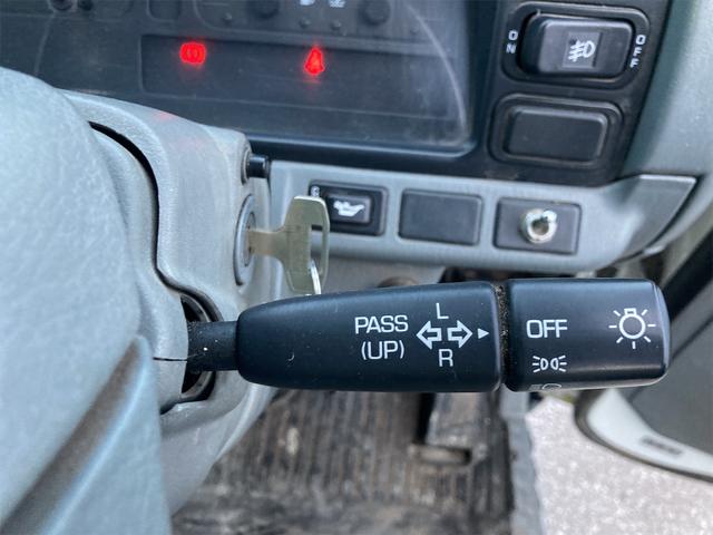4WD 5速マニュアル ディーゼルエンジン エアコン パワーステアリング 走行距離48613キロ 修復歴無し 保証付き 車検整備付き パワーウインドウ(18枚目)