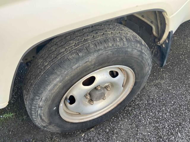 タウンエーストラック ＤＸ　４ＷＤ　トラック　５速マニュアル　ＥＴＣ　ナビＴＶ　エアコン　パワーステアリング　パワーウィンドウ　ＣＤ　ＤＶＤ再生（5枚目）