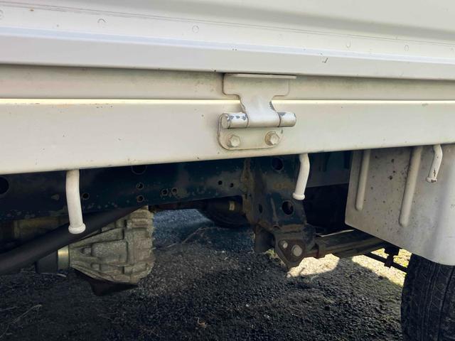 タウンエーストラック ＤＸ　４ＷＤ　トラック　５速マニュアル　ＥＴＣ　ナビＴＶ　エアコン　パワーステアリング　パワーウィンドウ　ＣＤ　ＤＶＤ再生（10枚目）