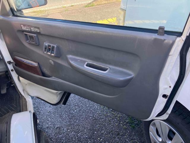 タウンエーストラック ＤＸ　４ＷＤ　トラック　５速マニュアル　ＥＴＣ　ナビＴＶ　エアコン　パワーステアリング　パワーウィンドウ　ＣＤ　ＤＶＤ再生（23枚目）