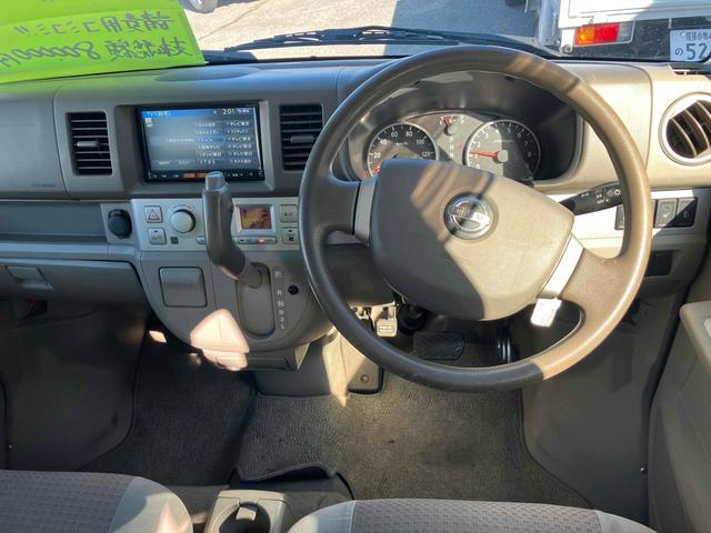 ＮＶ１００クリッパーリオ Ｇ　４ＷＤ　ＥＴＣ　電動オートステップ（後席左側）　両側電動スライドドア　ナビＴＶ　ＨＩＤ　キーレス　電動格納ミラー　シートヒーター　盗難防止システム　ＣＤ　ＤＶＤ再生　Ｂｌｕｅｔｏｏｔｈ（2枚目）