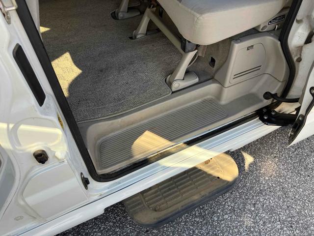 ＮＶ１００クリッパーリオ Ｇ　４ＷＤ　ＥＴＣ　電動オートステップ（後席左側）　両側電動スライドドア　ナビＴＶ　ＨＩＤ　キーレス　電動格納ミラー　シートヒーター　盗難防止システム　ＣＤ　ＤＶＤ再生　Ｂｌｕｅｔｏｏｔｈ（27枚目）