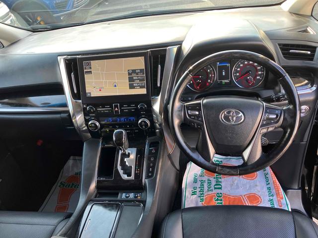 車を運転する際には運転席の存在は欠かせません。なのでしっかりとチェックしたいポイントですね。