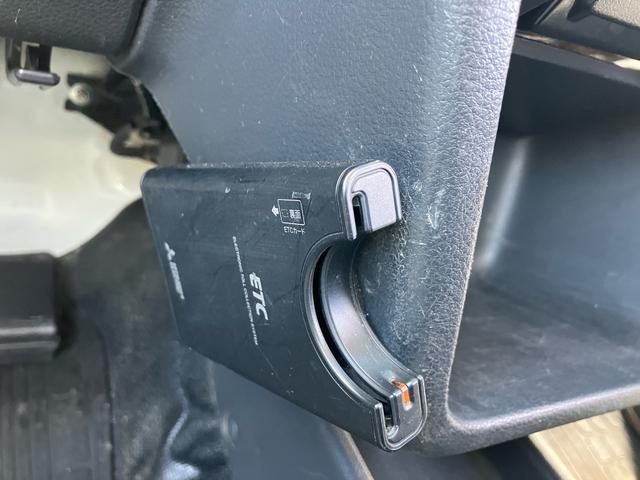 キャリイトラック KCエアコン・パワステ 4WD オートマ ETC ラジオ 運転席エアバッグ 走行距離3.6万キロ 修復歴無し 車検整備付き ホワイト(26枚目)