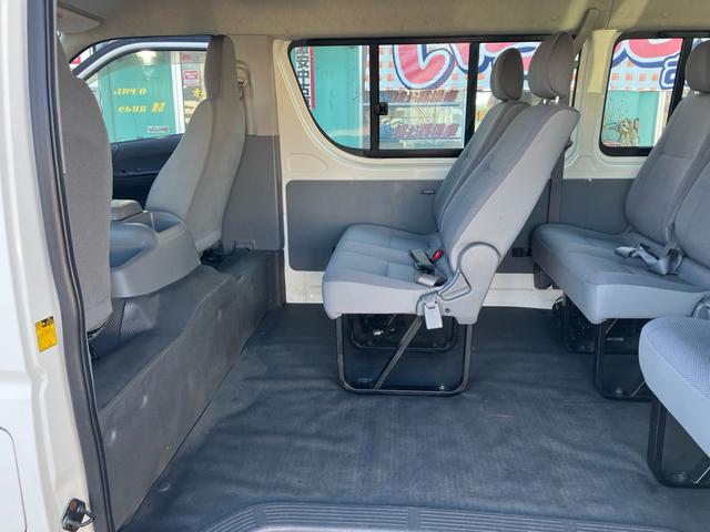 ハイエースワゴン DX 4WD 4列シート 10人乗り ガソリン車 オートスライドドア Wエアコン Wエアバッグ ABS ラジオ キーレス(15枚目)