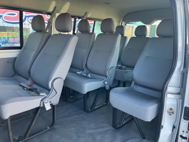 ハイエースワゴン DX 4WD 4列シート 10人乗り ガソリン車 オートスライドドア Wエアコン Wエアバッグ ABS ラジオ キーレス(16枚目)