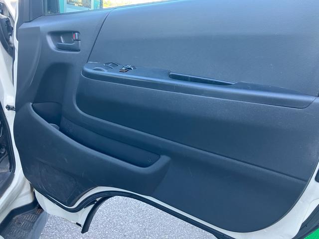 ハイエースワゴン DX 4WD 4列シート 10人乗り ガソリン車 オートスライドドア Wエアコン Wエアバッグ ABS ラジオ キーレス(31枚目)