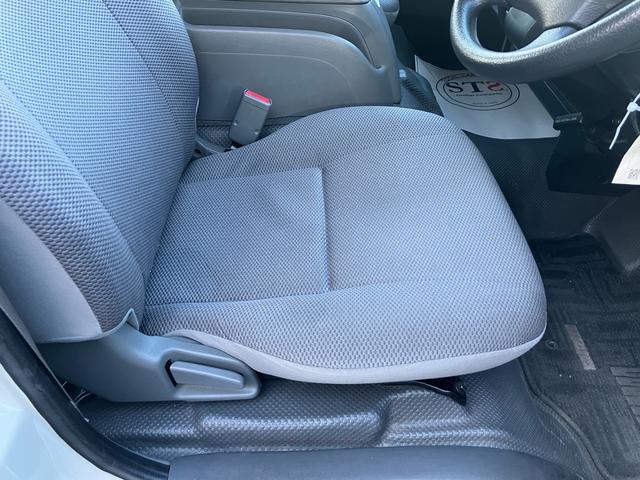 ハイエースワゴン DX 4WD 4列シート 10人乗り ガソリン車 オートスライドドア Wエアコン Wエアバッグ ABS ラジオ キーレス(34枚目)