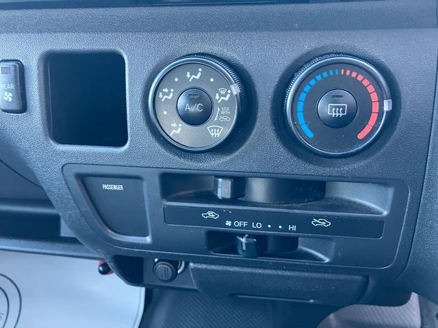 ハイエースワゴン DX 4WD 4列シート 10人乗り ガソリン車 オートスライドドア Wエアコン Wエアバッグ ABS ラジオ キーレス(42枚目)