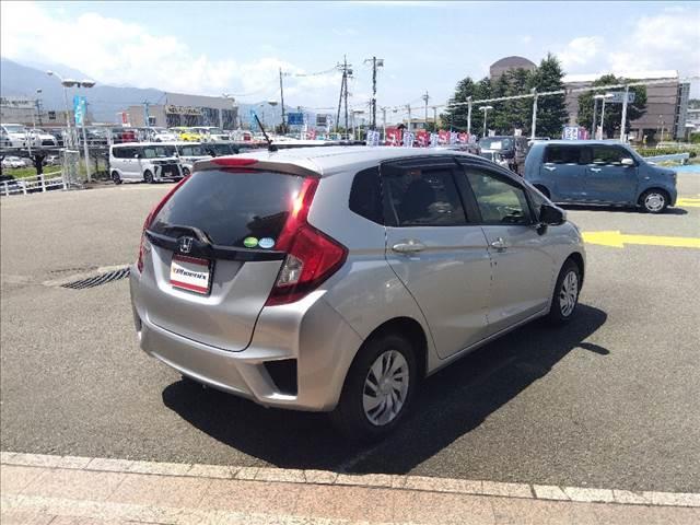 フィット １３Ｇ・Ｆパッケージ☆Ｂｌｕｅｔｏｏｔｈ☆走行２．７万ｋｍ☆　禁煙車☆ナビ☆Ｂｌｕｅｔｏｏｔｈ接続☆ＤＶＤ再生☆バックカメラ☆ＥＴＣ☆前後ドライブレコーダー☆ＥＣＯＮ☆ミラーウィンカー☆電動格納ミラー☆プッシュスタート☆スマートキー☆走行２．７万ｋｍ☆試乗ＯＫ☆（6枚目）