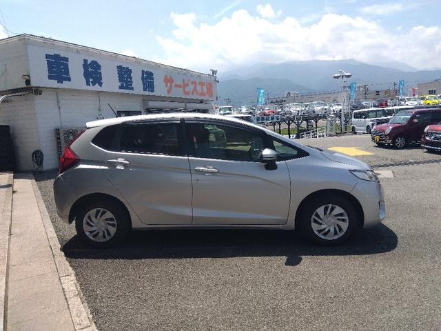 フィット １３Ｇ・Ｆパッケージ☆Ｂｌｕｅｔｏｏｔｈ☆走行２．７万ｋｍ☆　禁煙車☆ナビ☆Ｂｌｕｅｔｏｏｔｈ接続☆ＤＶＤ再生☆バックカメラ☆ＥＴＣ☆前後ドライブレコーダー☆ＥＣＯＮ☆ミラーウィンカー☆電動格納ミラー☆プッシュスタート☆スマートキー☆走行２．７万ｋｍ☆試乗ＯＫ☆（24枚目）