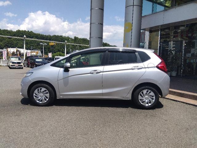 フィット １３Ｇ・Ｆパッケージ☆Ｂｌｕｅｔｏｏｔｈ☆走行２．７万ｋｍ☆　禁煙車☆ナビ☆Ｂｌｕｅｔｏｏｔｈ接続☆ＤＶＤ再生☆バックカメラ☆ＥＴＣ☆前後ドライブレコーダー☆ＥＣＯＮ☆ミラーウィンカー☆電動格納ミラー☆プッシュスタート☆スマートキー☆走行２．７万ｋｍ☆試乗ＯＫ☆（28枚目）