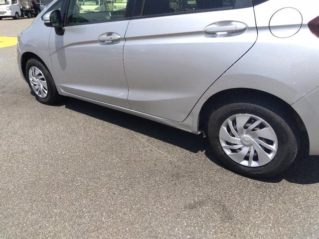 フィット １３Ｇ・Ｆパッケージ☆Ｂｌｕｅｔｏｏｔｈ☆走行２．７万ｋｍ☆　禁煙車☆ナビ☆Ｂｌｕｅｔｏｏｔｈ接続☆ＤＶＤ再生☆バックカメラ☆ＥＴＣ☆前後ドライブレコーダー☆ＥＣＯＮ☆ミラーウィンカー☆電動格納ミラー☆プッシュスタート☆スマートキー☆走行２．７万ｋｍ☆試乗ＯＫ☆（32枚目）