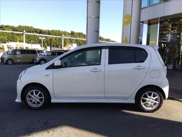 ピクシスエポック Ｇ☆専用オーディオ☆エコアイドル☆走行３．５万ｋｍ☆試乗ＯＫ　☆禁煙車☆フロント／サイドエアロ☆専用オーディオ☆ＣＤ☆ＡＵＸ☆エコアイドル☆ヘッドライトレベライザー☆ウッドパネル☆ミラーウィンカー☆電動格納ミラー☆キーレスエントリー☆走行３．５万ｋｍ☆試乗ＯＫ☆（9枚目）