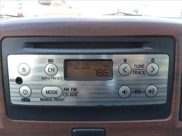 ピクシスエポック Ｇ☆専用オーディオ☆エコアイドル☆走行３．５万ｋｍ☆試乗ＯＫ　☆禁煙車☆フロント／サイドエアロ☆専用オーディオ☆ＣＤ☆ＡＵＸ☆エコアイドル☆ヘッドライトレベライザー☆ウッドパネル☆ミラーウィンカー☆電動格納ミラー☆キーレスエントリー☆走行３．５万ｋｍ☆試乗ＯＫ☆（12枚目）