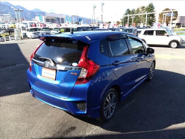 フィット ＲＳ☆６速ＭＴ☆１オーナー☆ナビ☆Ｂｌｕｅｔｏｏｔｈ接続☆　☆ワンオーナー☆６速ＭＴ☆ナビ☆Ｂｌｕｅｔｏｏｔｈ接続☆バックカメラ☆ＥＴＣ☆クルーズコントロール☆ＣＴＢＡ☆横滑り防止☆アイドリングストップ☆ドライブレコーダー☆プッシュスタート☆ミラーウィンカー☆（6枚目）