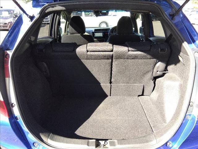 フィット ＲＳ☆６速ＭＴ☆１オーナー☆ナビ☆Ｂｌｕｅｔｏｏｔｈ接続☆　☆ワンオーナー☆６速ＭＴ☆ナビ☆Ｂｌｕｅｔｏｏｔｈ接続☆バックカメラ☆ＥＴＣ☆クルーズコントロール☆ＣＴＢＡ☆横滑り防止☆アイドリングストップ☆ドライブレコーダー☆プッシュスタート☆ミラーウィンカー☆（10枚目）