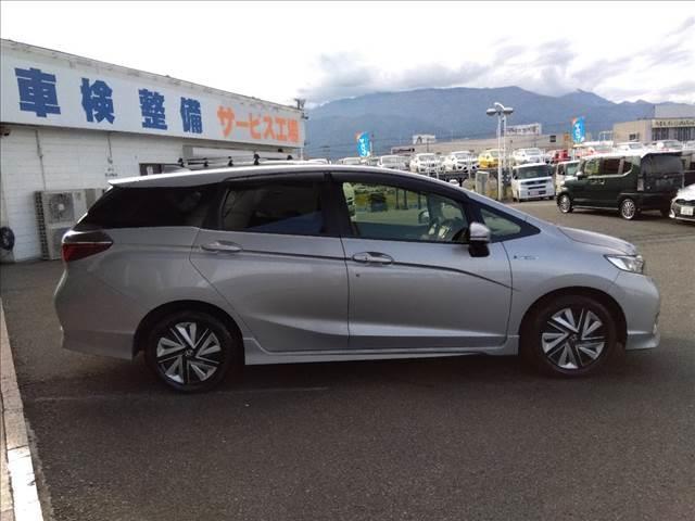 シャトル ハイブリッドホンダセンシング☆ナビ☆ETC☆ドラレコ☆ ホンダセンシング☆ナビ☆Bluetooth☆バックカメラ☆ビルトインETC☆ドライブレコーダー☆CMBS☆LKAS☆アダプティブクルーズ☆ECON☆路外逸脱抑制☆標識認識☆オートライト☆スマートキー☆(5枚目)