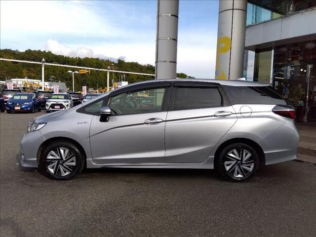 シャトル ハイブリッドホンダセンシング☆ナビ☆ETC☆ドラレコ☆ ホンダセンシング☆ナビ☆Bluetooth☆バックカメラ☆ビルトインETC☆ドライブレコーダー☆CMBS☆LKAS☆アダプティブクルーズ☆ECON☆路外逸脱抑制☆標識認識☆オートライト☆スマートキー☆(9枚目)