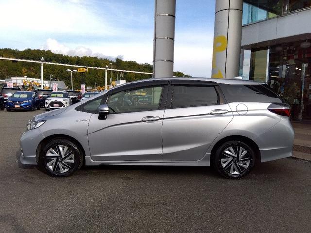 シャトル ハイブリッドホンダセンシング☆ナビ☆ETC☆ドラレコ☆ ホンダセンシング☆ナビ☆Bluetooth☆バックカメラ☆ビルトインETC☆ドライブレコーダー☆CMBS☆LKAS☆アダプティブクルーズ☆ECON☆路外逸脱抑制☆標識認識☆オートライト☆スマートキー☆(28枚目)