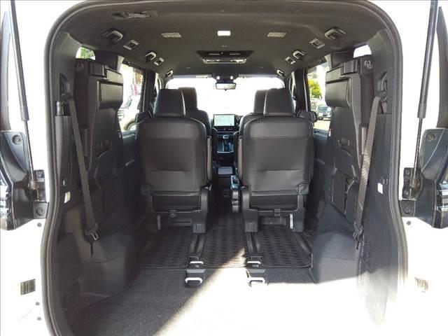 ヴォクシー ハイブリッドS-Z☆10.5型ナビ☆14型後席モニター☆ セーフティセンス☆10.5型ナビ☆14型後席モニター☆Bluetooth☆バックカメラ☆デジタルインナーミラー☆シートヒーター☆ビルトインETC2.0☆両側電動ドア☆LEDライト☆HUD☆試乗できます(11枚目)