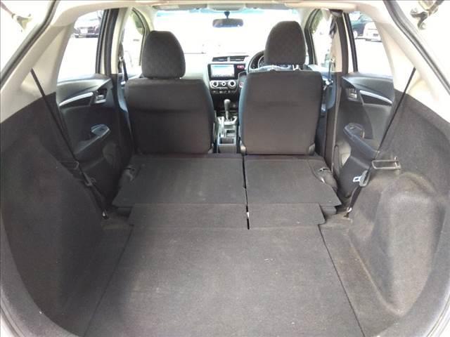 １オーナー☆ナビ☆Ｂｌｕｅｔｏｏｔｈ☆バックカメラ☆ＤＶＤ／ＣＤ再生☆ＥＴＣ☆アイドリングストップ☆ＥＣＯＮ☆ヘッドライトレベライザー☆ミラーウィンカー☆プッシュスタート☆走行３．８万ｋｍ☆試乗ＯＫ☆