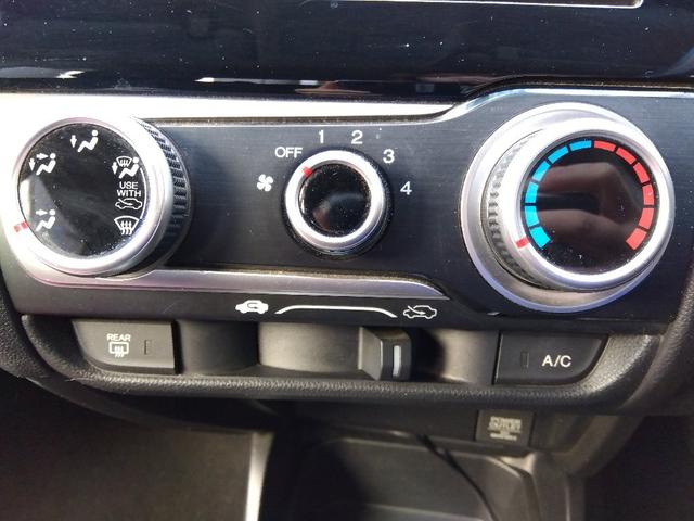 １オーナー☆ナビ☆Ｂｌｕｅｔｏｏｔｈ☆バックカメラ☆ＤＶＤ／ＣＤ再生☆ＥＴＣ☆アイドリングストップ☆ＥＣＯＮ☆ヘッドライトレベライザー☆ミラーウィンカー☆プッシュスタート☆走行３．８万ｋｍ☆試乗ＯＫ☆