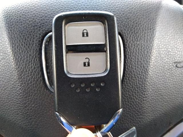 １オーナー☆ナビ☆Ｂｌｕｅｔｏｏｔｈ☆バックカメラ☆ＤＶＤ／ＣＤ再生☆ＥＴＣ☆アイドリングストップ☆ＥＣＯＮ☆ヘッドライトレベライザー☆ミラーウィンカー☆プッシュスタート☆走行３．８万ｋｍ☆試乗ＯＫ☆