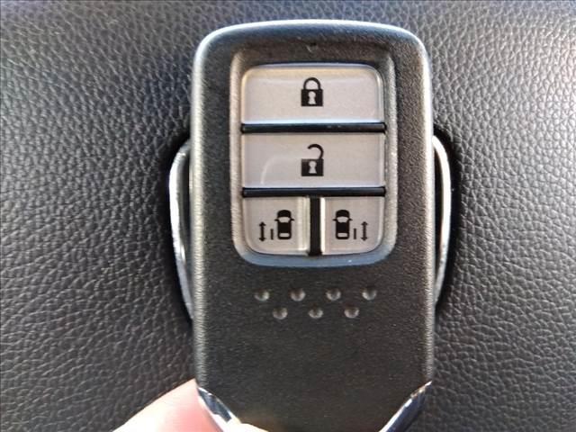 フリード G・ホンダセンシング☆ナビ☆両側電動ドア☆走行3.2万km☆ ☆ホンダセンシング☆ナビ☆TV☆Bluetooth☆バックカメラ☆ビルトインETC☆前後ドラレコ☆前席シートヒーター☆LEDライト☆両側電動ドア☆アイドリングストップ☆ACC☆スマートキー☆試乗OK☆(17枚目)