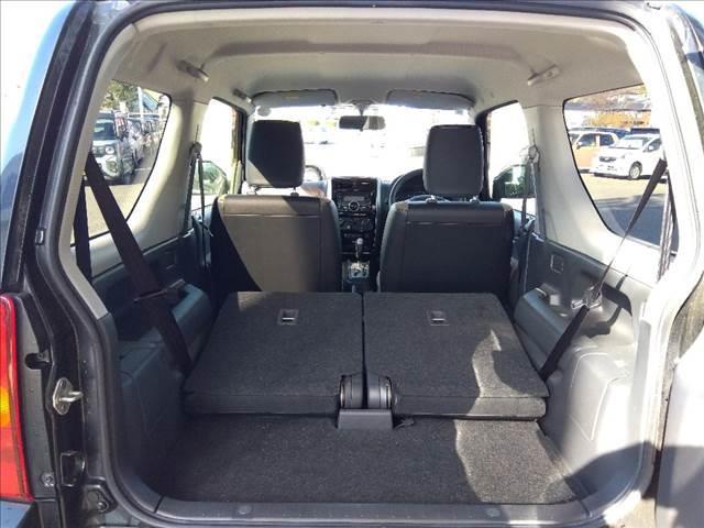ジムニー ランドベンチャー☆最終１０型☆４ＷＤ☆ターボ☆ハーフレザー☆　☆最終１０型☆４ＷＤ☆インタークーラーターボ☆専用ハーフレザーシート☆シートヒーター☆背面タイヤ☆純正１６インチＡＷ☆オーディオ☆ＵＳＢ接続☆ＣＤ再生☆ミラーウィンカー☆キーレス☆走行２．２万ｋｍ☆（11枚目）