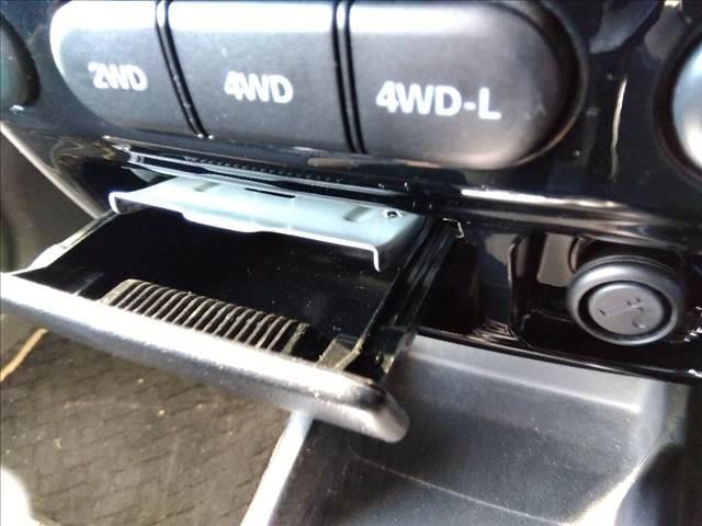 ジムニー ランドベンチャー☆最終１０型☆４ＷＤ☆ターボ☆ハーフレザー☆　☆最終１０型☆４ＷＤ☆インタークーラーターボ☆専用ハーフレザーシート☆シートヒーター☆背面タイヤ☆純正１６インチＡＷ☆オーディオ☆ＵＳＢ接続☆ＣＤ再生☆ミラーウィンカー☆キーレス☆走行２．２万ｋｍ☆（16枚目）