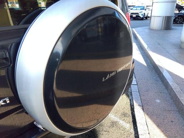 ジムニー ランドベンチャー☆最終１０型☆４ＷＤ☆ターボ☆ハーフレザー☆　☆最終１０型☆４ＷＤ☆インタークーラーターボ☆専用ハーフレザーシート☆シートヒーター☆背面タイヤ☆純正１６インチＡＷ☆オーディオ☆ＵＳＢ接続☆ＣＤ再生☆ミラーウィンカー☆キーレス☆走行２．２万ｋｍ☆（33枚目）