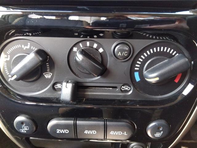 ジムニー ランドベンチャー☆最終１０型☆４ＷＤ☆ターボ☆ハーフレザー☆　☆最終１０型☆４ＷＤ☆インタークーラーターボ☆専用ハーフレザーシート☆シートヒーター☆背面タイヤ☆純正１６インチＡＷ☆オーディオ☆ＵＳＢ接続☆ＣＤ再生☆ミラーウィンカー☆キーレス☆走行２．２万ｋｍ☆（49枚目）