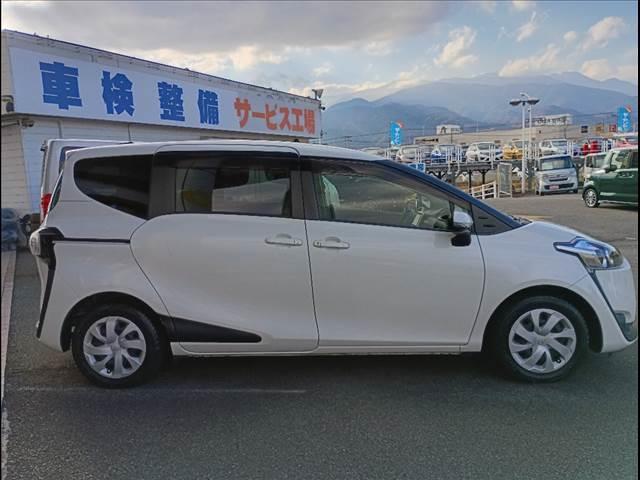 シエンタ Ｇ☆ナビ☆Ｂｌｕｅｔｏｏｔｈ☆両側電動ドア☆走行４．０万ｋｍ　☆純正ナビ☆ＴＶ☆Ｂｌｕｅｔｏｏｔｈ☆バックカメラ☆ＥＴＣ☆両側パワースライドドア☆アイドリングストップ☆ステアリングスイッチ☆スマートキー☆プッシュスタート☆純正フロアマット＆バイザー☆試乗ＯＫ☆（5枚目）