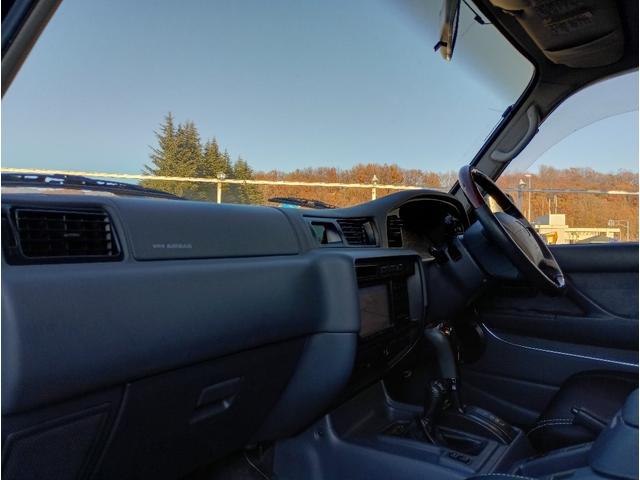 ランドクルーザー80 VXリミテッド最終型☆リフトアップ☆サンルーフ☆T/Aタイヤ 最終型☆1ナンバー登録☆サンルーフ☆リフトアップ☆ランチョシック☆ガナドールマフラー☆ミッキートンプソン16AW☆BFグッドリッチT/Aタイヤ☆ロックフォードスピーカー☆革調シートカバー☆LEDテール(41枚目)