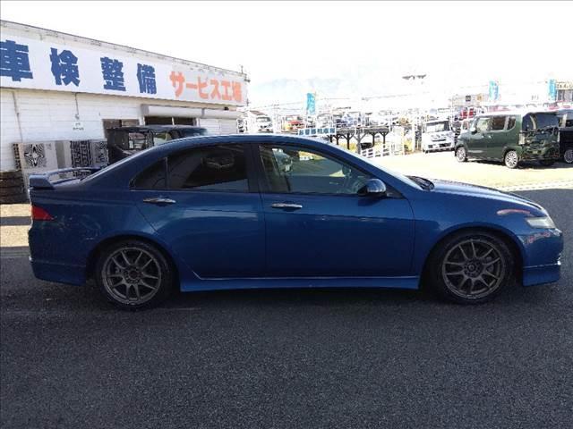 アコード ユーロR☆6速MT☆ナビ☆TEIN車高調☆MOMOステ☆ ☆6速MT☆ワークエモーション17インチAW☆TEIN車高調☆トランクスポイラー☆MOMOステアリング☆純正RECAROシート☆インターナビ☆ETC☆LEDフォグランプ☆キーレス☆ミラーウィンカー☆(5枚目)