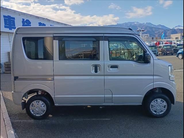 エブリイ ＰＡリミテッドセーフティサポート装着車☆１オーナー☆４ＷＤ☆　４ＷＤ☆セーフティサポート☆ナビ☆Ｂｌｕｅｔｏｏｔｈ☆バックカメラ☆ＥＴＣ☆デュアルカメラブレーキ☆車線逸脱警報☆リフトアップ☆ヘッドライトレベライザー☆ＬＥＤ＋オートライト☆ＬＥＤフォグ☆キーレス☆（5枚目）