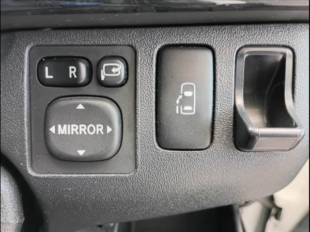 ハイエースワゴン ＧＬ☆ベットキット☆ＲＥＶＯシート☆バッドフェイスボンネット　４ＷＤ☆ベットキット☆レボシート☆電動ドア☆ローダウン☆バッドフェイスボンネット☆ギブソンリアバンパー☆Ｂａｃｋ９ショック☆ファブレス２０ＡＷ☆社外ＬＥＤテール☆８型ナビ☆バックカメラ☆後席モニター☆（15枚目）