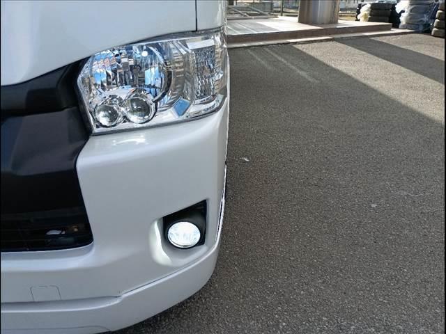 ハイエースワゴン ＧＬ☆ベットキット☆ＲＥＶＯシート☆バッドフェイスボンネット　４ＷＤ☆ベットキット☆レボシート☆電動ドア☆ローダウン☆バッドフェイスボンネット☆ギブソンリアバンパー☆Ｂａｃｋ９ショック☆ファブレス２０ＡＷ☆社外ＬＥＤテール☆８型ナビ☆バックカメラ☆後席モニター☆（18枚目）